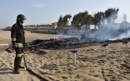 Incendio alla Playa di Catania: si contano i danni