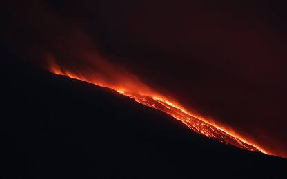 Etna, boati e cenere: nuova fase eruttiva