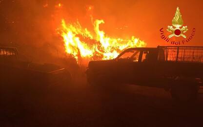 Sardegna, vasto incendio a Siniscola: evacuate diverse abitazioni