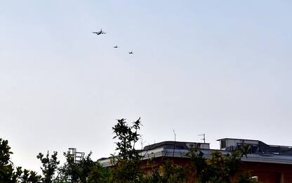 Aerei militari solcano i cieli di Milano: è solo un'esercitazione