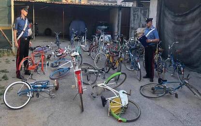 Palermo, ritrovate 35 biciclette rubate: denunciato un 42enne