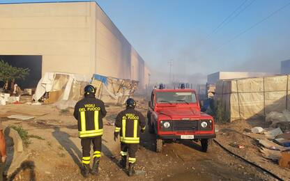 Incendio in un capannone a Metaponto, nel Materano: morta una donna