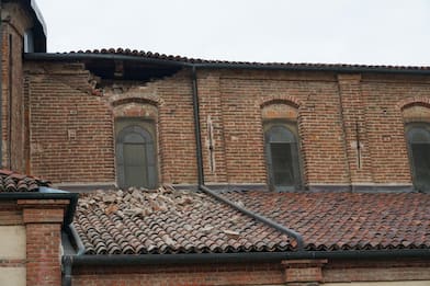 Crolla parete Chiesa Settimo Torinese, parrocchia inagibile