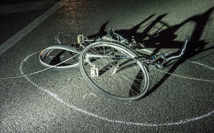 Auto urta ciclista nel Vercellese: morto volontario Croce Rossa