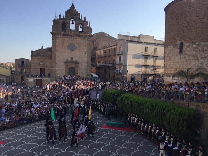 Piazza Armerina, lo spettacolo del Palio dei Normanni Piazza Armerina, lo spettacolo del Palio dei Normanni
