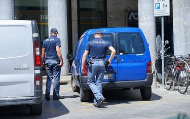 Torino, tenta di rubare in un negozio e picchia dipendente: arrestata
