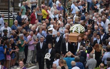 Funerali Gimondi: "Ci hai insegnato a lottare sempre". FOTO