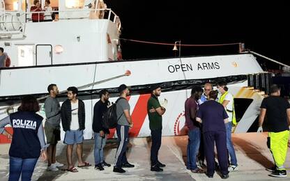 Open Arms, sbarcati gli 83 migranti a bordo 