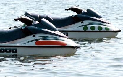 Ubriaco sull'acquascooter sul Lago Maggiore: multato dopo incidente