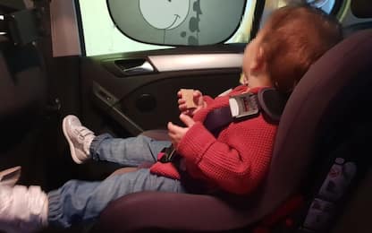 Seggiolini e airbag, come far viaggiare i bimbi in modo sicuro