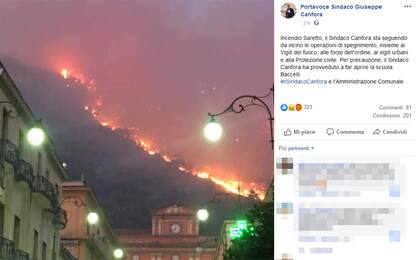 Incendio a Sarno, brucia collina nel Salernitano: scatta l'evacuazione