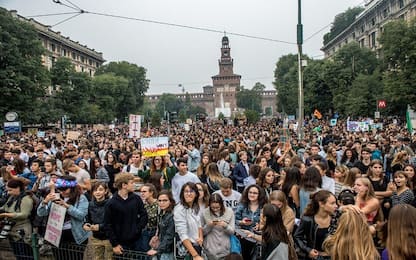 Fridays for Future, a Milano 150mila persone alla manifestazione