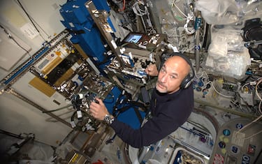 Missione Beyond, le curiosità sulle passeggiate spaziali di AstroLuca