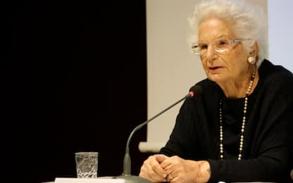 Consiglio comunale di Milano, un minuto di applausi per Liliana Segre