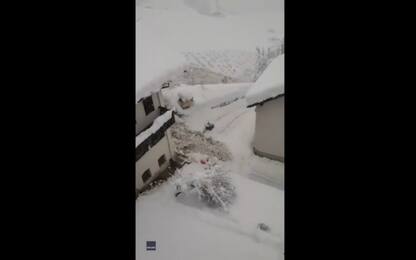 Alto Adige, neve e detriti travolgono il comune di Martello. VIDEO