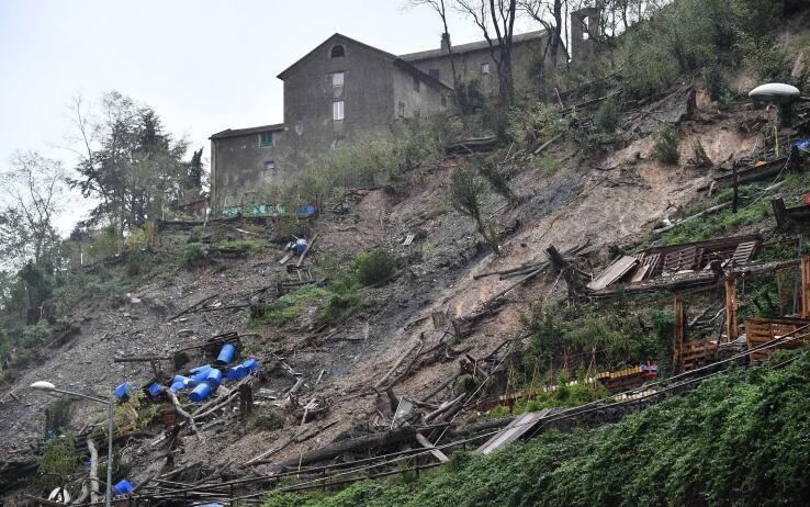 Maltempo In Italia, Allagamenti E Frane: Allerta Rossa In Piemonte E ...