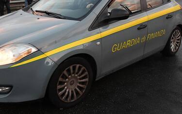Maxi sequestro di prodotti contraffatti tra Pozzallo e Misterbianco