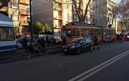 Torino, incidente tra due tram in corso Tassoni: 14 feriti