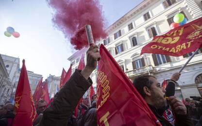 Ex Ilva, manifestazione a Roma. Landini "Ripartire dal lavoro". VIDEO
