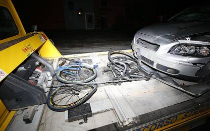 Investe e uccide due ciclisti nel Bresciano: arrestato conducente