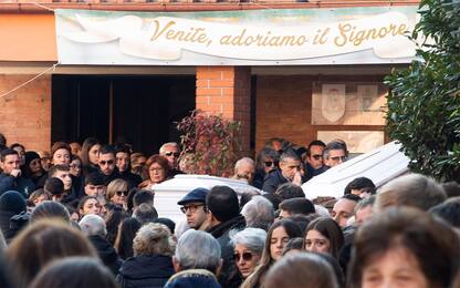 Ragazze investite a Roma, i funerali di Gaia e Camilla. FOTO