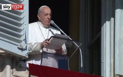 Papa Francesco: "Basta telefonini a tavola, comunicate". VIDEO