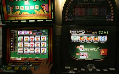 Mafia, monopolio di slot machine a Maddaloni: confisca da 300mila euro