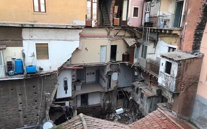 Crolla palazzina a Catania, 39 persone senza casa. Aperta inchiesta