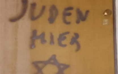 Scritta 'Qui ebrei' a Mondovì, procura: "Indagini in ogni direzione"