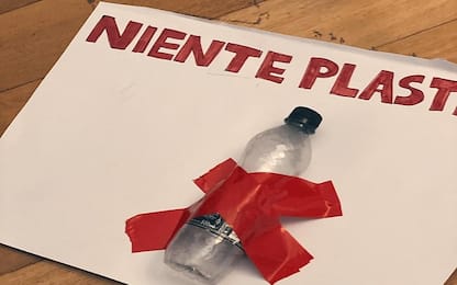 Napoli, in piazza Municipio baby attivisti contro l’uso della plastica