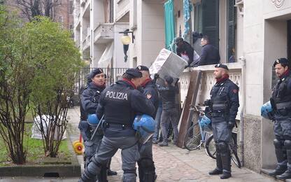 Milano, perquisizioni della polizia in via Gola: sgomberati 4 alloggi