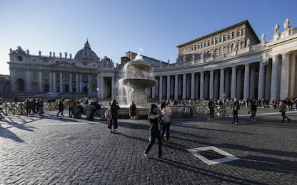 Vaticano, inchiesta immobili: sequestri a casa di Monsignor Perlasca