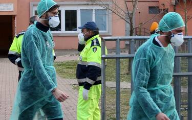 Coronavirus, dl imprese: medici di famiglia reperibili a distanza