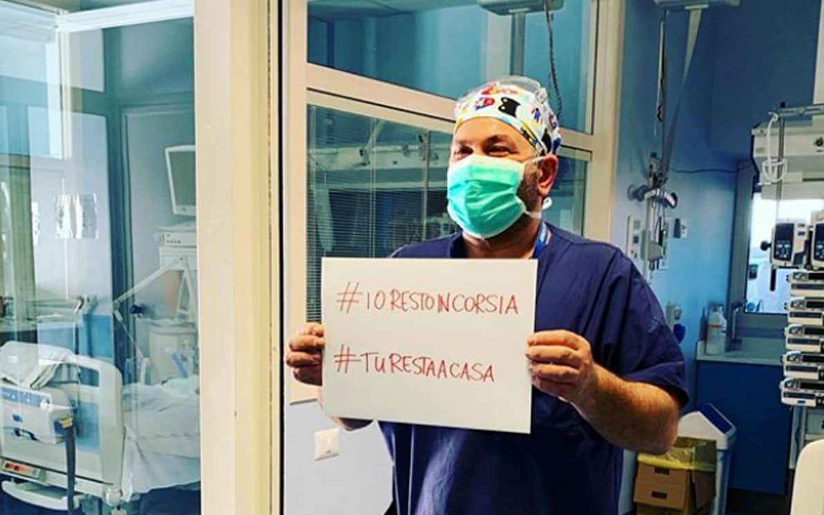 Coronavirus Medici E Infermieri Del Policlinico Di Bari Invitano Tutti A Restare A Casa Su Instagram Foto