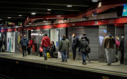 Milano, situazione dopo polemica per metro affollata. FOTO