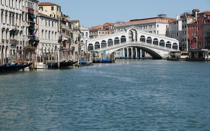 Venezia, cadono da una motonave in Laguna: annegate due donne