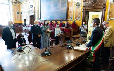 Sposi a Parma due medici del reparto Covid-19. FOTO