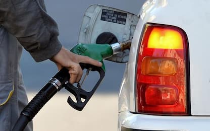Salerno, maxi evasione fiscale sul carburante: sequestrati 48 milioni
