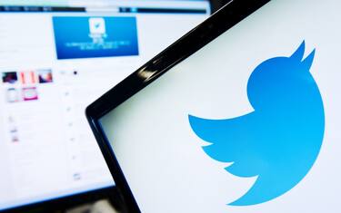 Attacco hacker contro account Twitter: cos’è successo