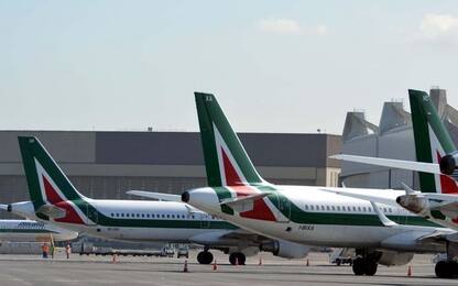Calenda: "Alitalia gestita male, le colpe non ricadano sui lavoratori"