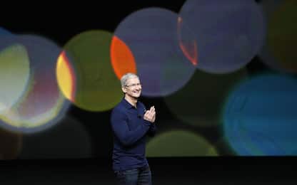 Apple, Cook: sugli iPhone rallentati ci sarà libertà di scelta