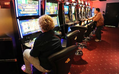 Stretta sulle slot machine, entro il 2018 dovranno diminuire del 34%