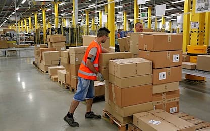 Amazon, per il Black Friday scioperano pure lavoratori temporanei