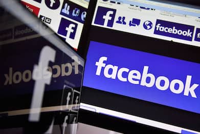 Facebook: fermato progetto per condividere dati utenti con ospedali