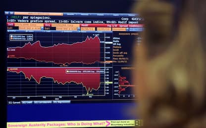 Caos governo, Borsa Milano chiude a -2.65%. Impennata spread