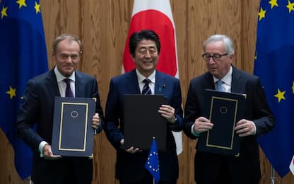 Ue-Giappone, firmato accordo libero scambio: “Contro il protezionismo”