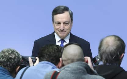 Bce: “Fine Qe dal primo gennaio e tassi fermi fino a estate 2019”