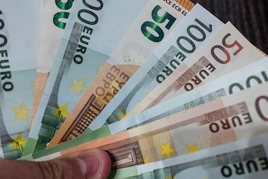 Napoli, stampavano soldi falsi: sei condanne