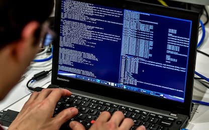 Torino, attacchi informatici alle aziende: tre arresti