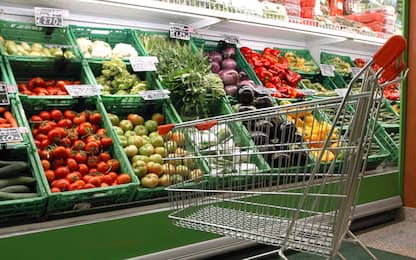 Coronavirus, positivo fa spesa al supermercato a Sciacca: indagato